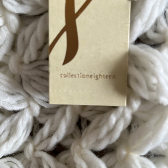 Collection18 Infinity Scarf - Picture 3 of 7